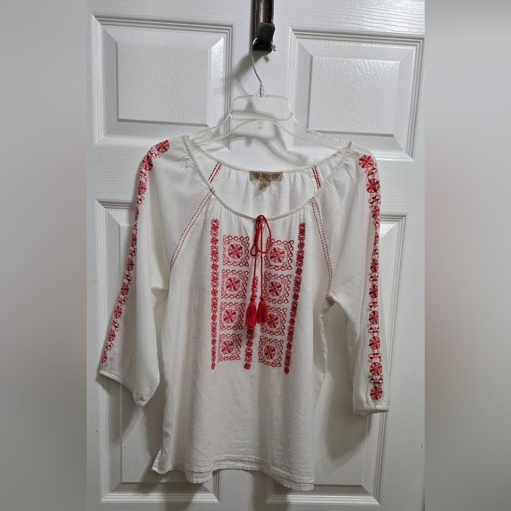 Vintage America White Blouse with Red Embroidery Size: S